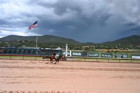 Ruidoso downs race track - Sep 5, 2022 · Purse: $19,200. Exacta / Trifecta / .10 Superfecta / 2nd Leg Pick 4 / 1st Leg .50 Pick 3. HRN Power Pick selection. (races 1-3 provided free) Race 3: Get Ruidoso Downs Picks for all of today's races.